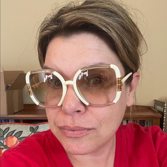 Tory Burch Cream with gold accents Oversized Sunglasses with case & cloth - Picture 14 of 15